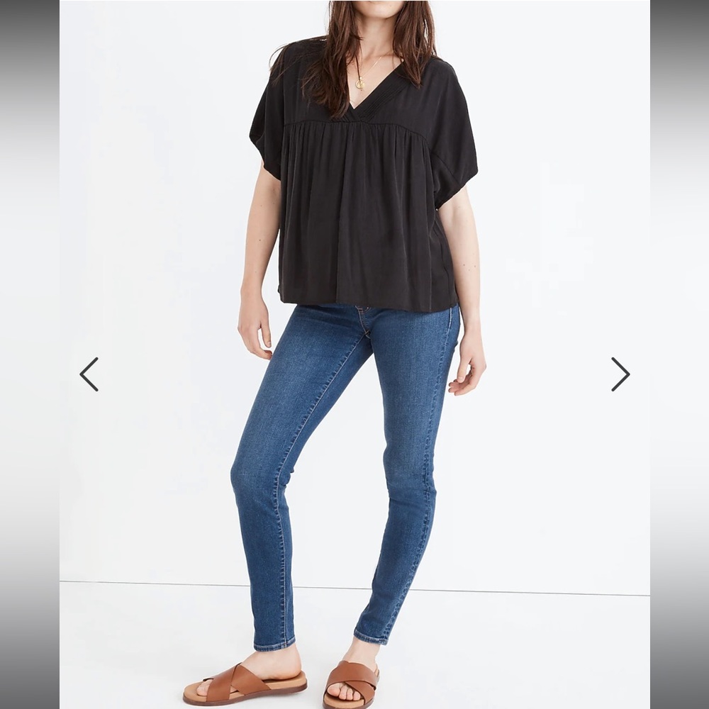 Maternity Over-the-Belly Skinny Jeans in Coronet Wash. size 24.